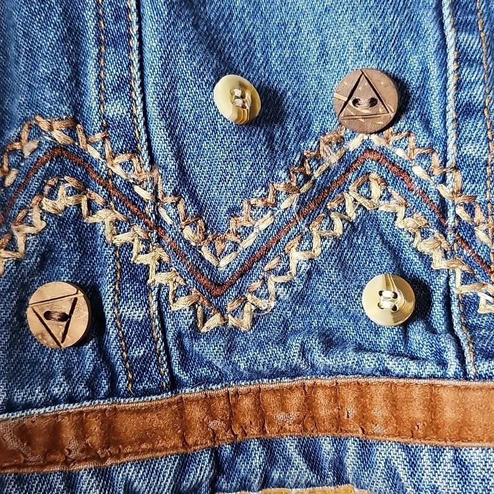 Boho Casual Embelished Denim Vest with Brown Stiching and button Accents Large - Picture 8 of 10